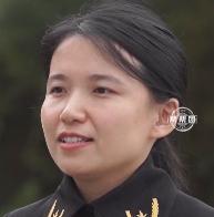 DƬ